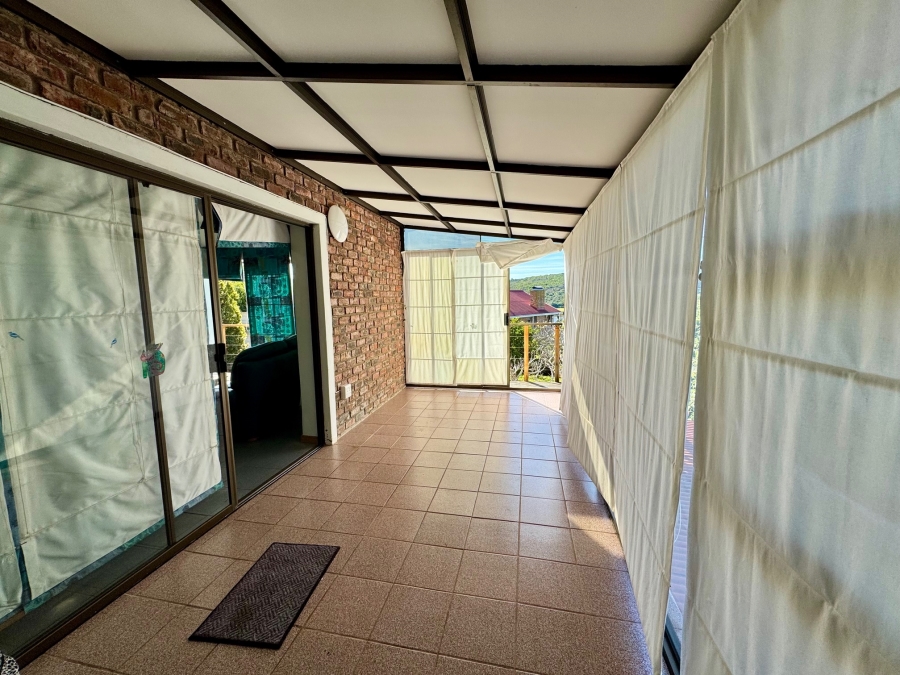 To Let 5 Bedroom Property for Rent in Stilbaai Wes Western Cape